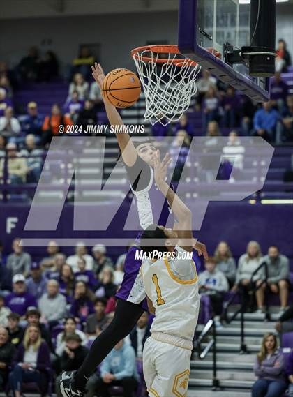 Thumbnail 3 in The Woodlands Christian Academy vs Collinsville (Prairie Farms Holiday Classic) photogallery.
