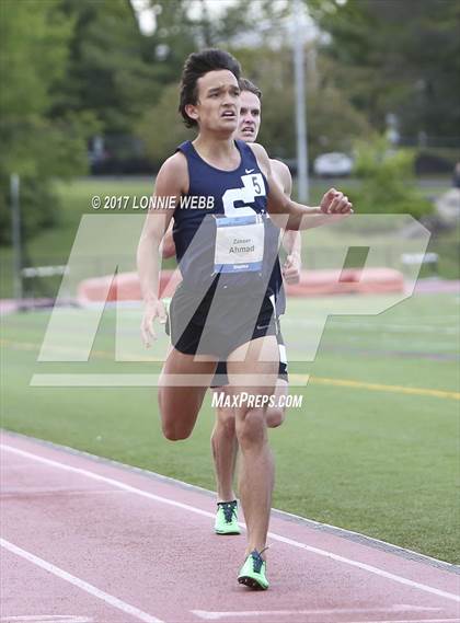 Thumbnail 1 in 50th Annual Loucks Games (Men's 3200 Meter Run) photogallery.