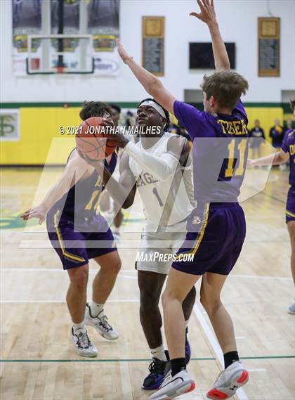 Thumbnail 3 in Live Oak vs Doyle (Livingston Parish Tournament) photogallery.