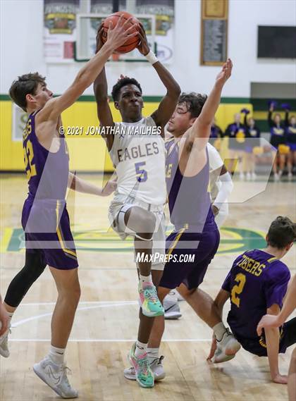 Thumbnail 2 in Live Oak vs Doyle (Livingston Parish Tournament) photogallery.