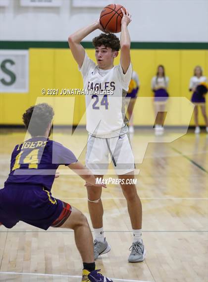 Thumbnail 2 in Live Oak vs Doyle (Livingston Parish Tournament) photogallery.