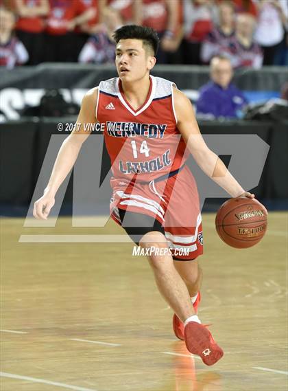 Thumbnail 3 in Union vs. Kennedy Catholic (WIAA 4A Quarterfinal)  photogallery.