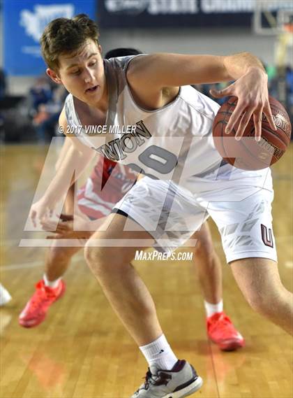 Thumbnail 1 in Union vs. Kennedy Catholic (WIAA 4A Quarterfinal)  photogallery.