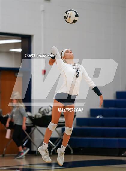 Thumbnail 2 in Lebanon vs. Tri-West Hendricks (IHSAA 3A Sectional Final) photogallery.