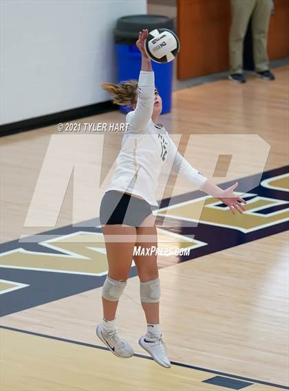 Thumbnail 3 in Lebanon vs. Tri-West Hendricks (IHSAA 3A Sectional Final) photogallery.