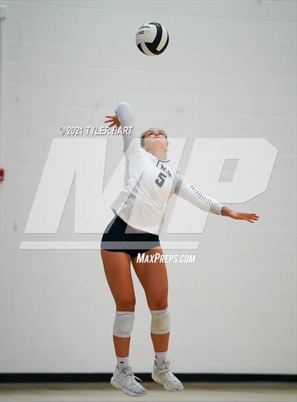 Thumbnail 1 in Lebanon vs. Tri-West Hendricks (IHSAA 3A Sectional Final) photogallery.