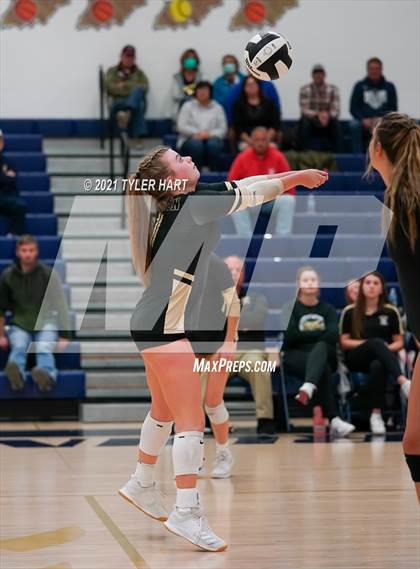 Thumbnail 1 in Lebanon vs. Tri-West Hendricks (IHSAA 3A Sectional Final) photogallery.