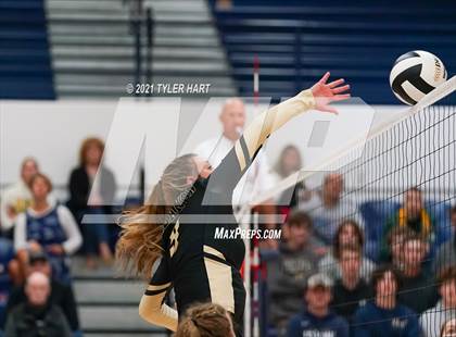 Thumbnail 2 in Lebanon vs. Tri-West Hendricks (IHSAA 3A Sectional Final) photogallery.