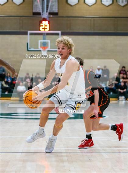 Thumbnail 1 in Murray vs. Wasatch (Utah Autism Holiday Classic) photogallery.