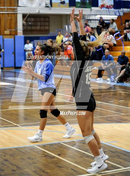 Thumbnail 1 in Kellenberg Memorial vs. Long Beach (Long Beach Invitational) photogallery.