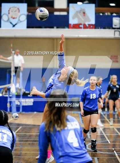 Thumbnail 3 in Kellenberg Memorial vs. Long Beach (Long Beach Invitational) photogallery.
