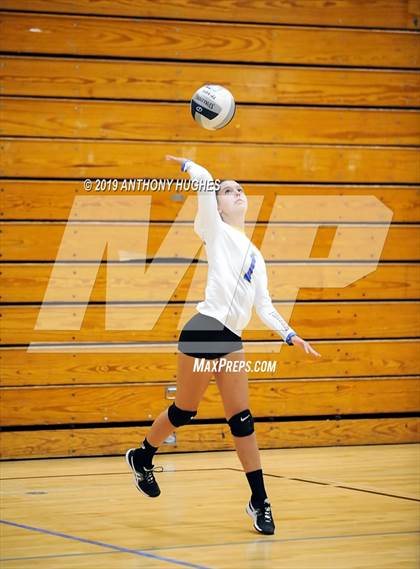 Thumbnail 3 in Kellenberg Memorial vs. Long Beach (Long Beach Invitational) photogallery.