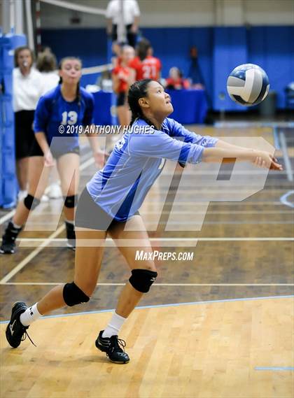 Thumbnail 2 in Kellenberg Memorial vs. Long Beach (Long Beach Invitational) photogallery.