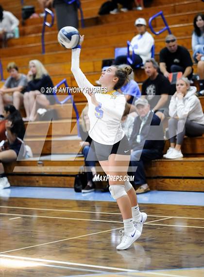 Thumbnail 1 in Kellenberg Memorial vs. Long Beach (Long Beach Invitational) photogallery.