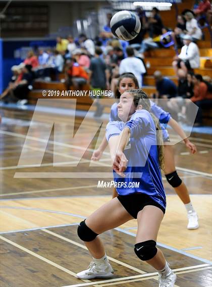 Thumbnail 2 in Kellenberg Memorial vs. Long Beach (Long Beach Invitational) photogallery.