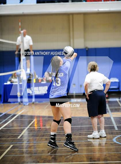 Thumbnail 2 in Kellenberg Memorial vs. Long Beach (Long Beach Invitational) photogallery.