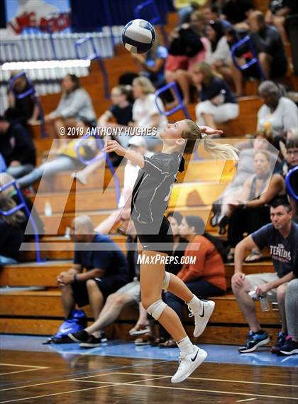 Thumbnail 3 in Kellenberg Memorial vs. Long Beach (Long Beach Invitational) photogallery.