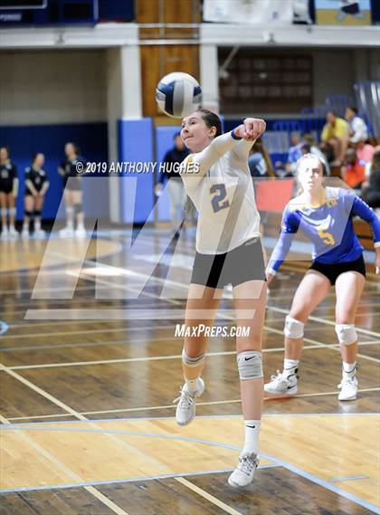 Thumbnail 2 in Kellenberg Memorial vs. Long Beach (Long Beach Invitational) photogallery.