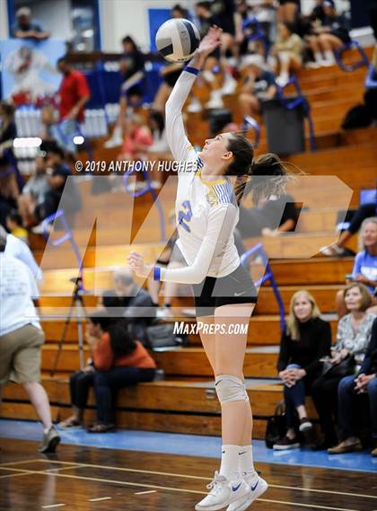 Thumbnail 2 in Kellenberg Memorial vs. Long Beach (Long Beach Invitational) photogallery.