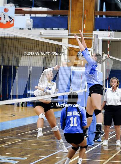 Thumbnail 3 in Kellenberg Memorial vs. Long Beach (Long Beach Invitational) photogallery.
