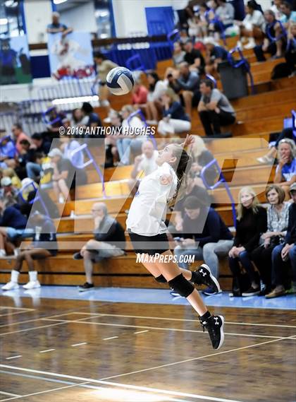 Thumbnail 1 in Kellenberg Memorial vs. Long Beach (Long Beach Invitational) photogallery.