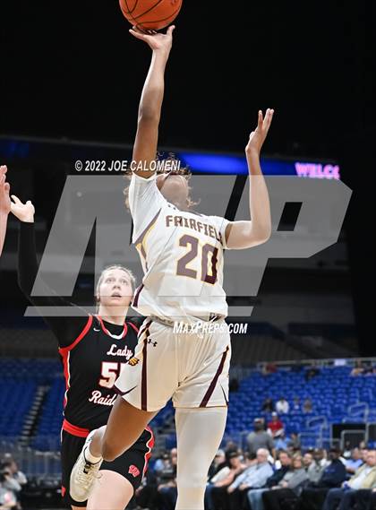 Thumbnail 2 in Fairfield vs Winnsboro (UIL 3A State Final) photogallery.