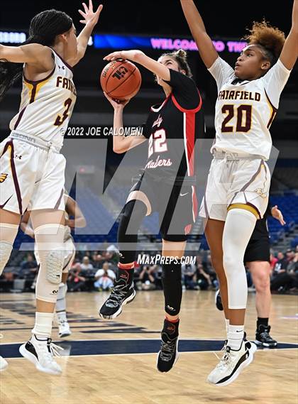 Thumbnail 3 in Fairfield vs Winnsboro (UIL 3A State Final) photogallery.