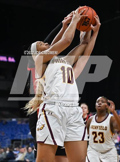 Thumbnail 3 in Fairfield vs Winnsboro (UIL 3A State Final) photogallery.