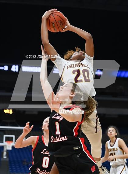 Thumbnail 3 in Fairfield vs Winnsboro (UIL 3A State Final) photogallery.