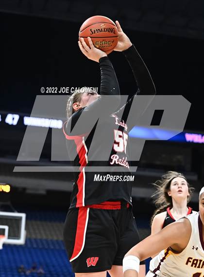 Thumbnail 1 in Fairfield vs Winnsboro (UIL 3A State Final) photogallery.
