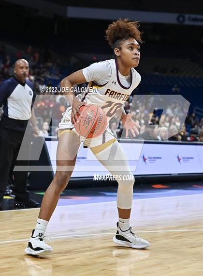 Thumbnail 1 in Fairfield vs Winnsboro (UIL 3A State Final) photogallery.