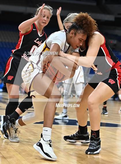 Thumbnail 1 in Fairfield vs Winnsboro (UIL 3A State Final) photogallery.