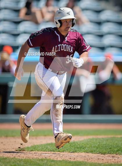 Thumbnail 3 in Greater Latrobe vs. Altoona photogallery.