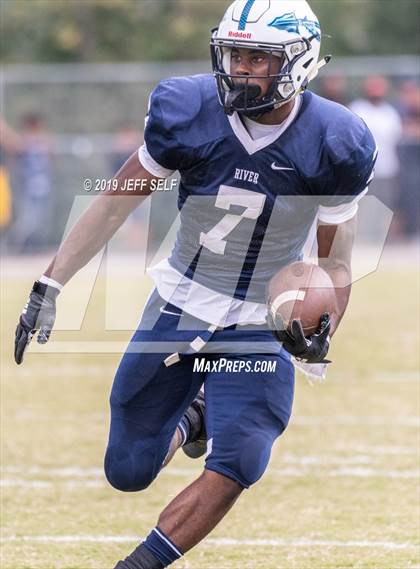 Thumbnail 3 in Oscar Smith @ Indian River photogallery.
