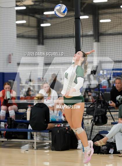 Thumbnail 1 in James Logan vs. Sunnyslope (Nike Tournament of Champions – Southwest) photogallery.
