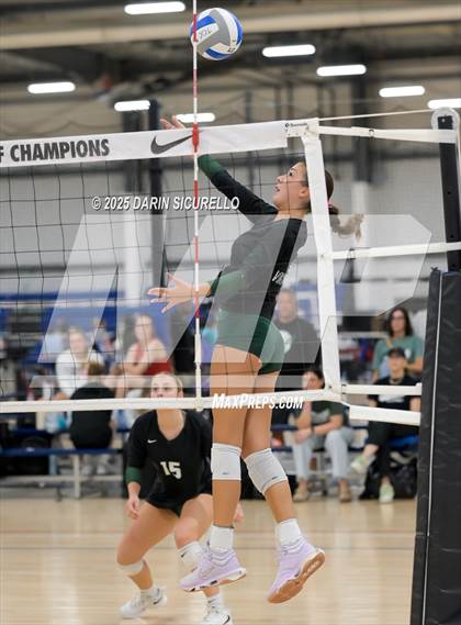 Thumbnail 3 in James Logan vs. Sunnyslope (Nike Tournament of Champions – Southwest) photogallery.