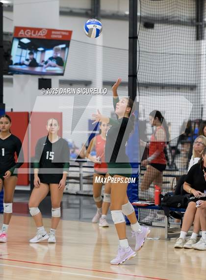 Thumbnail 3 in James Logan vs. Sunnyslope (Nike Tournament of Champions – Southwest) photogallery.