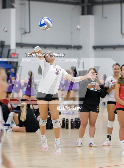 Thumbnail 1 in James Logan vs. Sunnyslope (Nike Tournament of Champions – Southwest) photogallery.