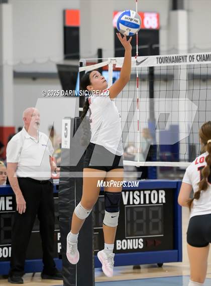 Thumbnail 2 in James Logan vs. Sunnyslope (Nike Tournament of Champions – Southwest) photogallery.