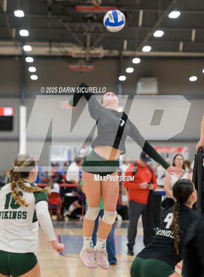 Thumbnail 3 in James Logan vs. Sunnyslope (Nike Tournament of Champions – Southwest) photogallery.