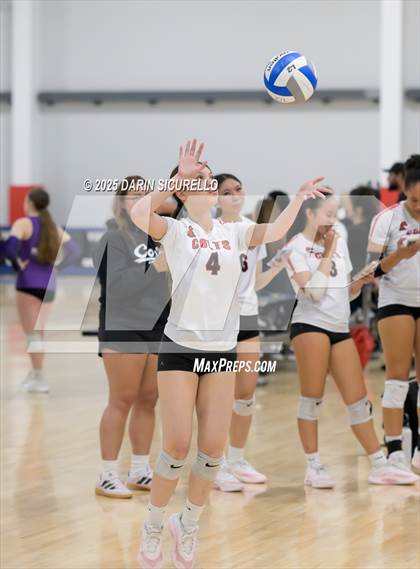 Thumbnail 2 in James Logan vs. Sunnyslope (Nike Tournament of Champions – Southwest) photogallery.