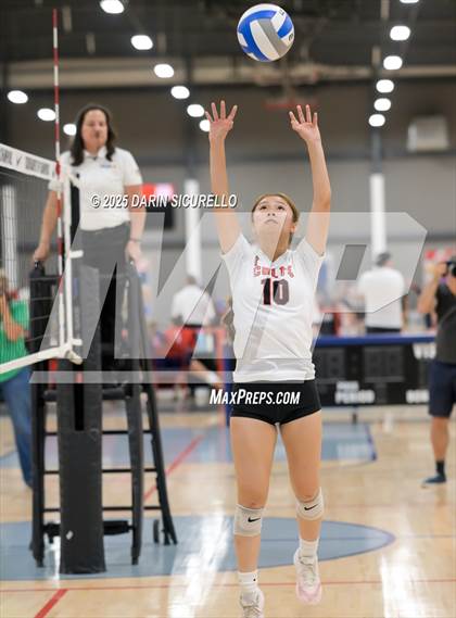 Thumbnail 2 in James Logan vs. Sunnyslope (Nike Tournament of Champions – Southwest) photogallery.