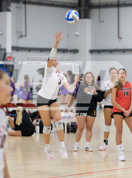 Thumbnail 2 in James Logan vs. Sunnyslope (Nike Tournament of Champions – Southwest) photogallery.