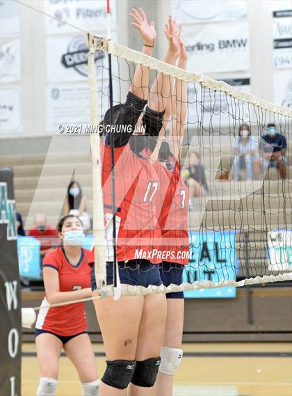 Thumbnail 3 in Beckman @ Aliso Niguel photogallery.
