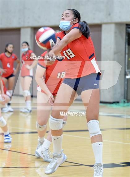 Thumbnail 3 in Beckman @ Aliso Niguel photogallery.