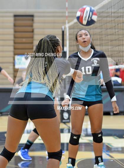 Thumbnail 2 in Beckman @ Aliso Niguel photogallery.