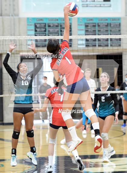 Thumbnail 3 in Beckman @ Aliso Niguel photogallery.