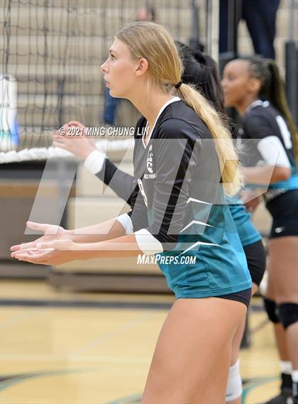 Thumbnail 1 in Beckman @ Aliso Niguel photogallery.