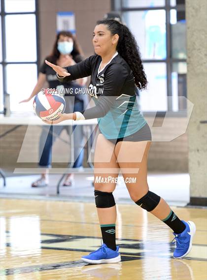 Thumbnail 3 in Beckman @ Aliso Niguel photogallery.