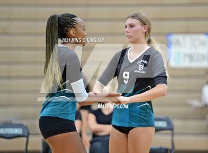 Thumbnail 3 in Beckman @ Aliso Niguel photogallery.